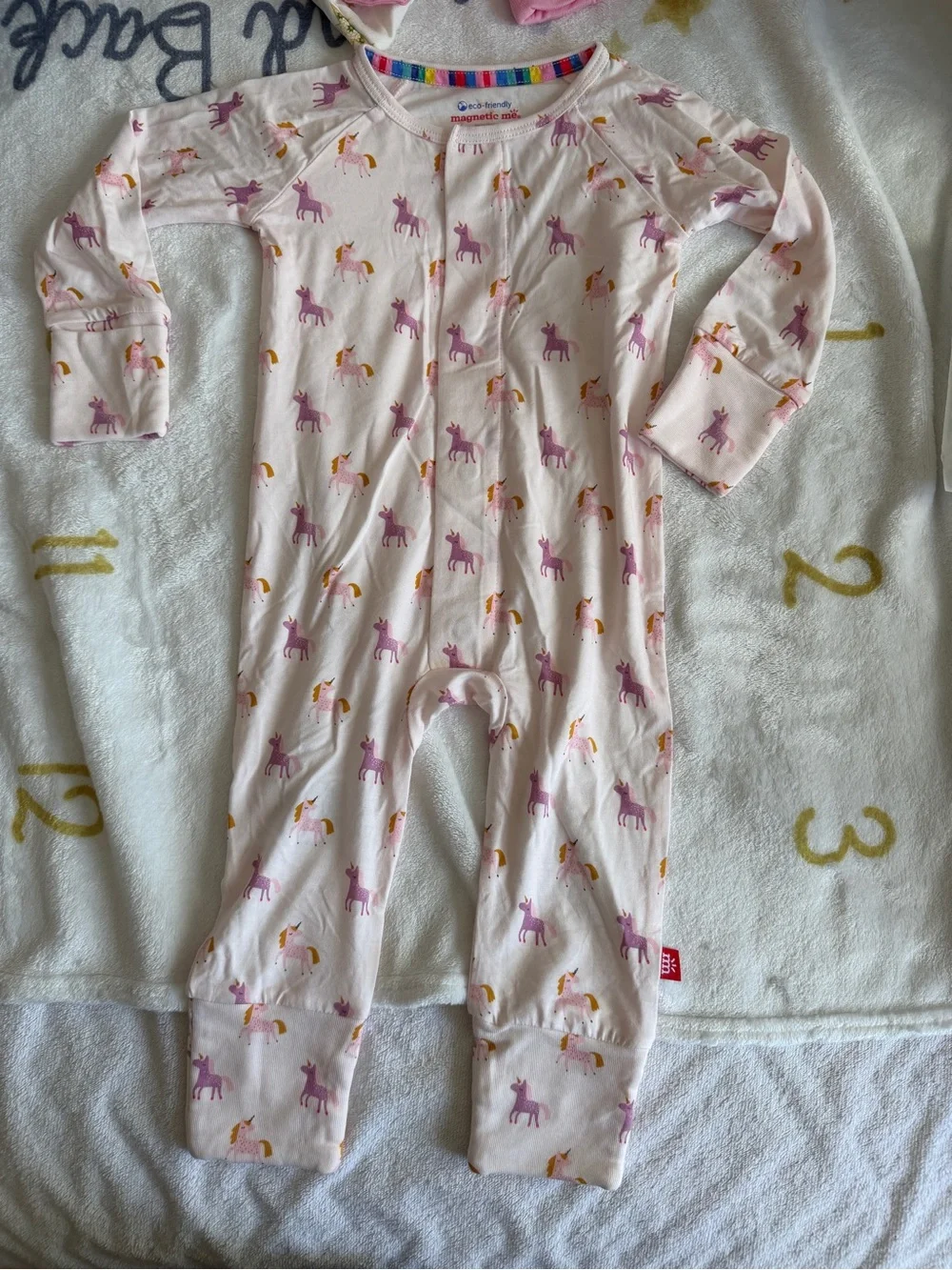 NWOT magnetic me unicorn convertible footies- 6-9M